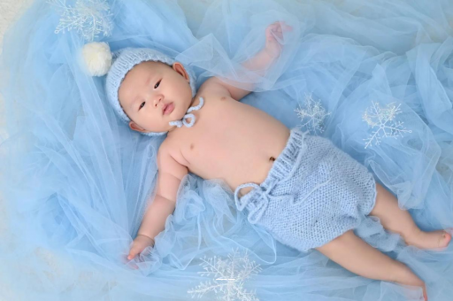 广州供卵代怀包生男孩宝宝要不要穿袜子